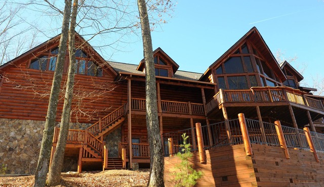 Luxury Mountain Lodge with Soaring Views - 5,000 Sq in Blue Ridge