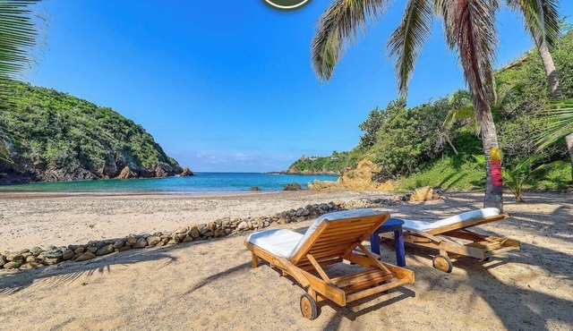 Luxury Oceanfront Villa - Private Beach - Pool