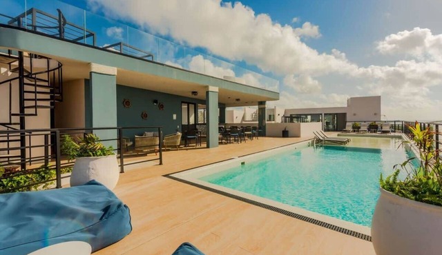 Luxury Penthouses w/Rooftop Pool & Beach Access