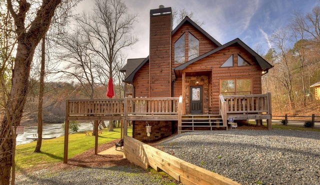 Luxury, Toccoa River Front, Fishing, 3 Fireplaces, Kayaks in Mineral Bluff