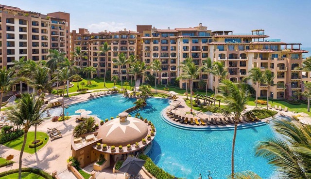 Luxury two-bedroom, two-bathroom suite @ Villa La Estancia Resort, Sleeps upto 6
