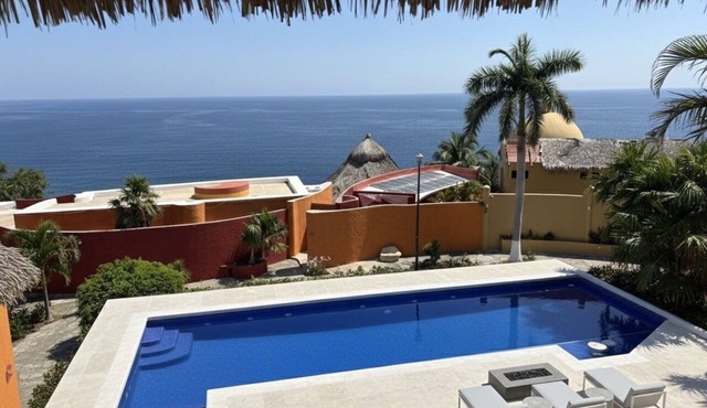 Luxury Villa in Residential Conejos with private pool and rooftop
