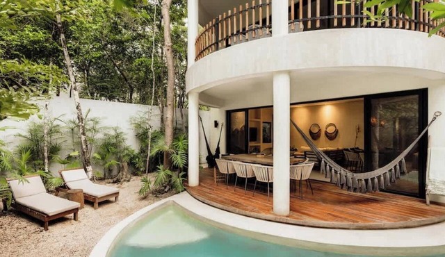 Luxury Villa · 2 Pools, 2 Kitchens & Rooftop
