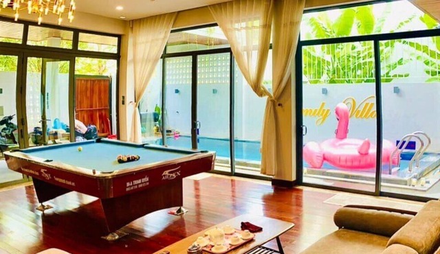 Luxury villa with full facilities and outdoor swimming pool