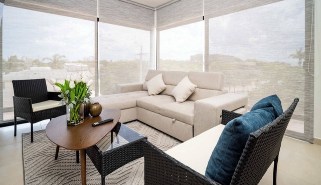 Magnificent with great amenities and rooftop pool