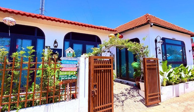 Maison Tran Beach Homestay