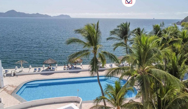 Manzanillo Apt | Unbeatable Views | 2 Bdrm