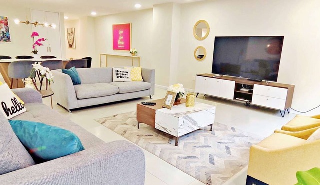 Masaryk Reach at Polanco's Heart: 4 Bedrooms 3 BT
