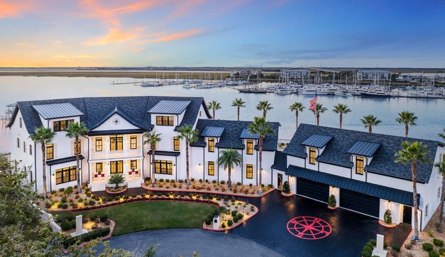 Massive Oceanfront Estate on St. Simons Island in Saint Simons Island