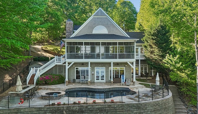 Memory Maker - Beautiful Waterfront Home - Pool/Spa/Kayaks/Fire Pit in Sherrills Ford