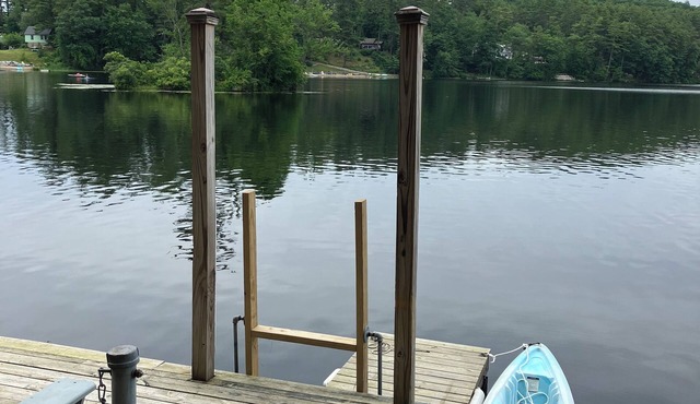 Memory Maker Cabin w private lakeside dock - 10 miles from Lake George in Lake Luzerne
