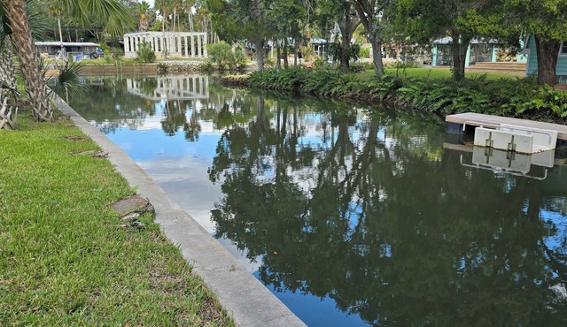 Mermaids Hideaway on the banks of beautiful waterways in Spring Hill