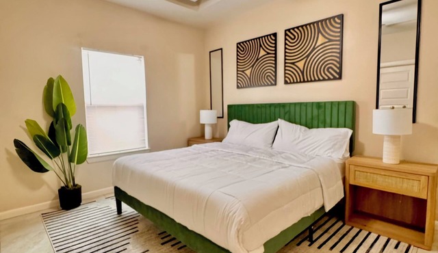 Modern 2BR, 2BA, Near UTRGV, Fast WiFi, Pets OK, Near Hospitals