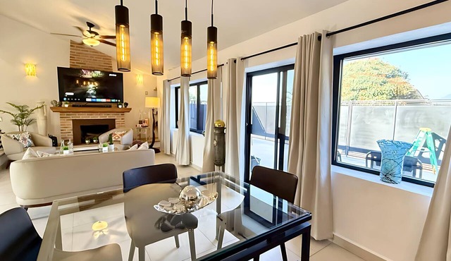 Modern 3-bedroom Retreat in Ajijic-walk To Everything-gym-pickleball-golf Cart