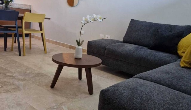 Modern and Quiet Apartment