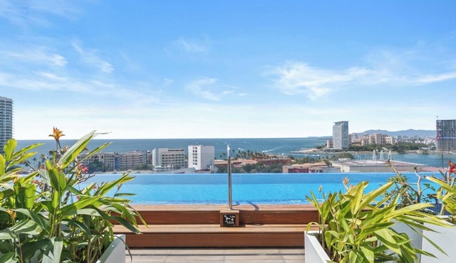Modern Apartment + Pool + 5 min from the Beach