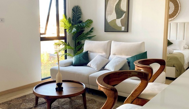 Modern Apt z:10+jacuzzi+laundry+AC+GYM@GTCity