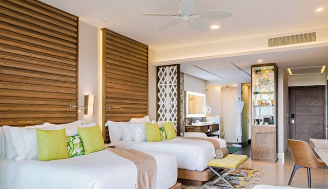 Modern Chic 2 Bedroom Condo - Private Balcony w/View on Garza Blanca Resort