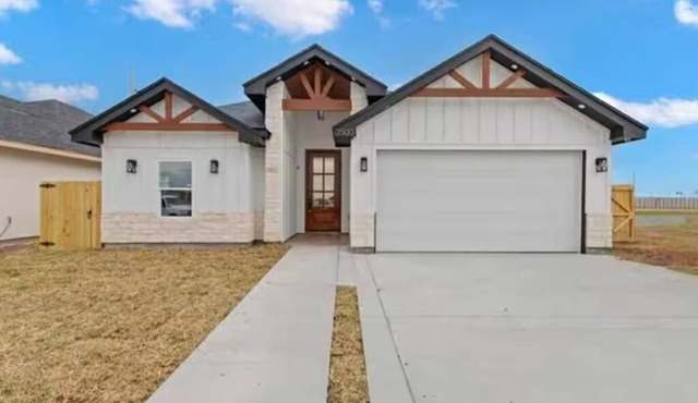 Modern cozy Weslaco home