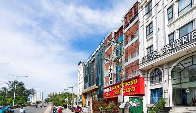 Modern Family Stay at Hoang Hau Hotel, Vietnam