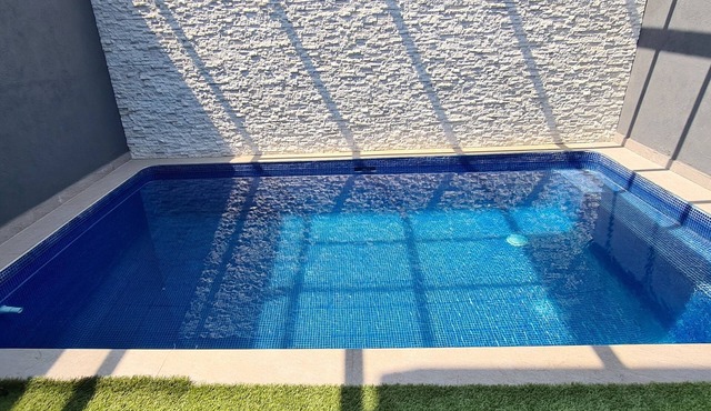Modern House with Private Pool and Large Spaces in Manzanillo