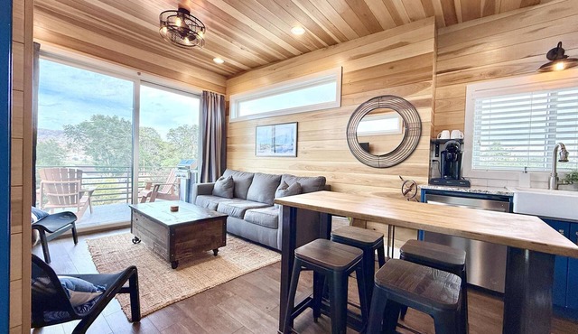 Modern Tiny Loft Near Grand Staircase, Utah Views! in Escalante