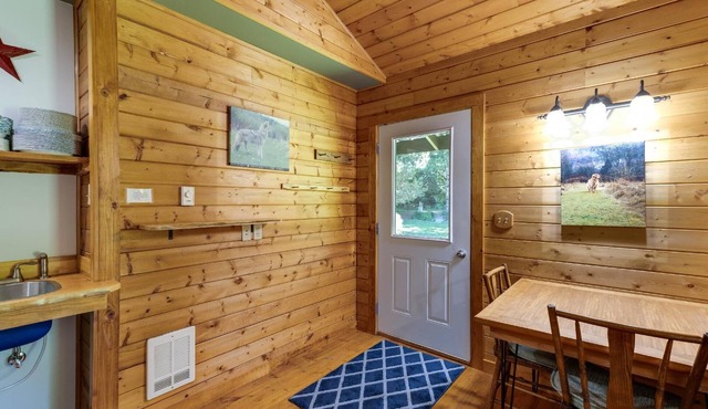 Mt. Baker Lodging Cabin 71 – SLEEPS 4! in Maple Falls