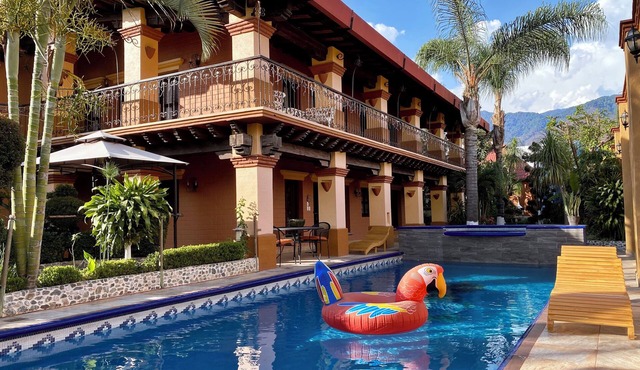 Terra-Cotta Villa - Private Retreat - Best Neighborhood
