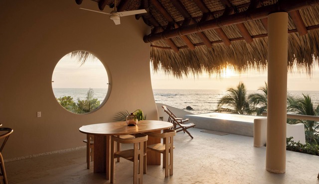 Beachfront Condo Los Panchos in Playa la Saladita/Coco 301