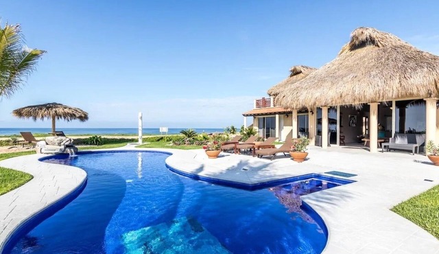 Casa Delfin - Beach Front Villa w/Pool & Resort