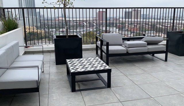 MYO boutique loft with parking/Old Quarter