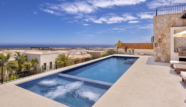 New 4BR Ocean View Villa with Airport Transport
