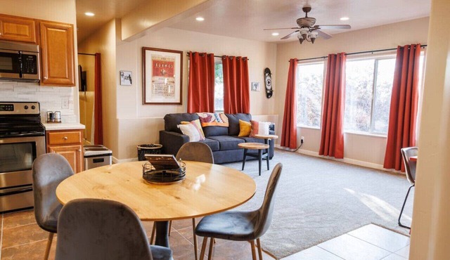 New! Paragliding Paradise | Hot Tub | Grill | View in Draper