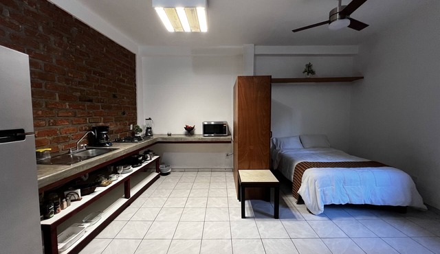 New Studio Apartment w/huge patio + AC