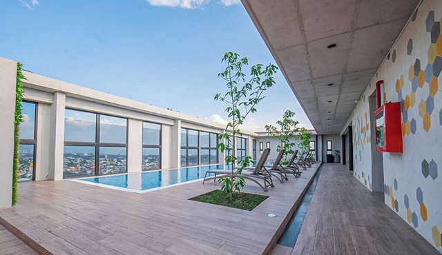 Nice apartment with heated pool near the airport