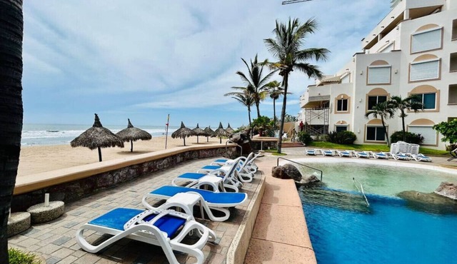 Nice apartment facing the sea in the Cerritos area