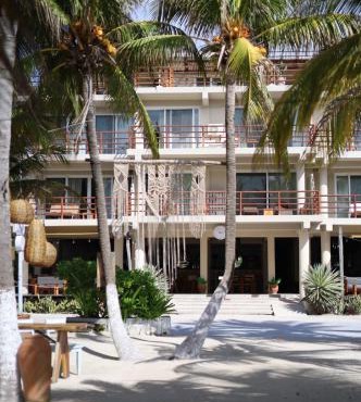 Noah Beach Hotel & Suites