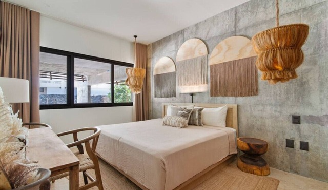 Nuju Rentals |3R Condo|6 Guests|Rooftop Pool & Gym
