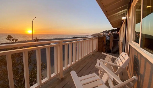 Ocean/Beach Front 🏖🌊w/Sweeping Oceanviews🌅🐳🪂 in Pacifica