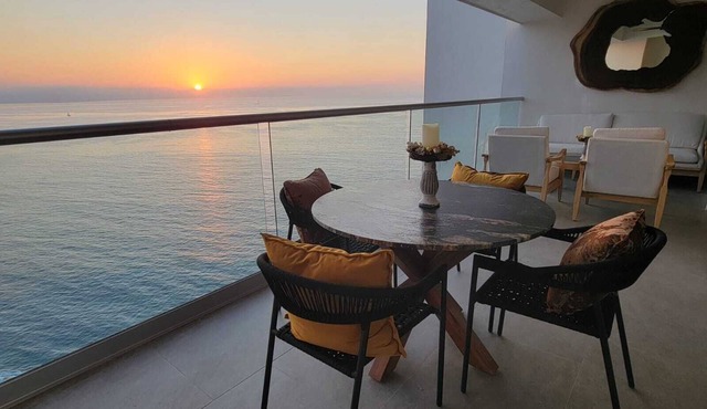 Ocean front apartment 2 bedrooms 6 people, 100 % equipped, beachfront