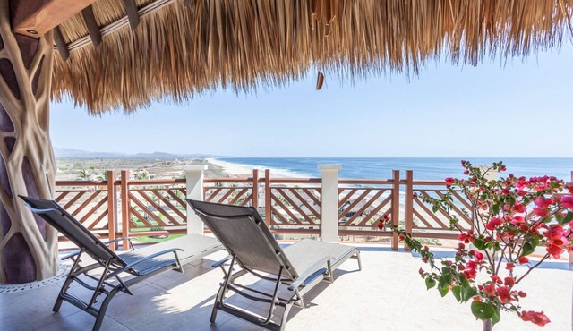 Ocean View 1 Bedroom Penthouse, with Resort Amenities Overlooking the Pacific!