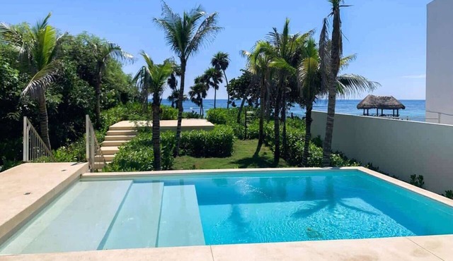 Ocean-View Patio, 9 Pools & Beach Club