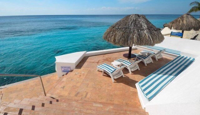 Oceanfront, 3Bdr Living, Gorgeous Sunsets, Great Snorkeling, North Shore of Town