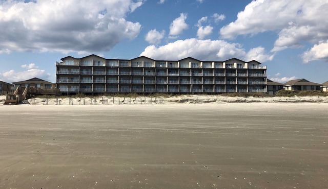 Oceanfront Condo 2BR/2BA with direct beach access+pool in Ocean Isle Beach