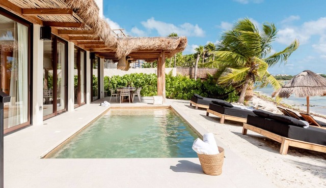 Oceanfront Luxury Retreat in Tankah Bay