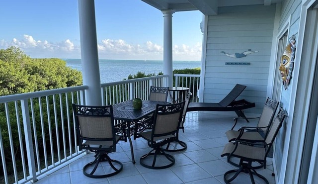 'Oceanside Oasis' Direct Ocean Views & 3 BR'S in Key West