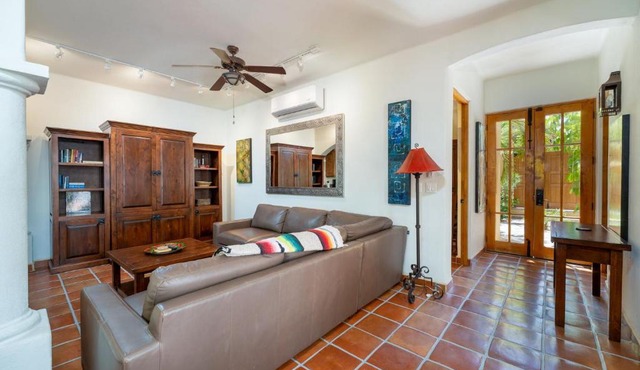 Oceanview Escape with Rooftop Terrace & Mountain Views Welcome to your perfect coastal retreat!