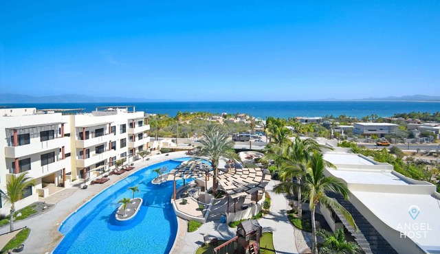 Oceanview Penthouse w/Pool, BBQ, Gym & Playground!