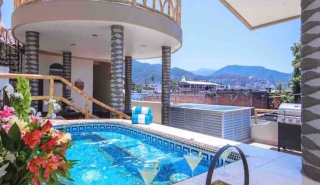 Outstanding Value - ALL Suites -Walk to Beach