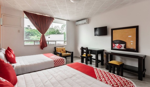 OYO Hotel Casa Blanca